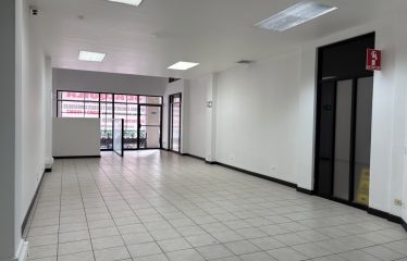 Alquiler de local comercial en San Rafael de Escazú.