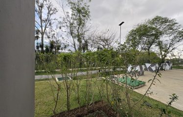 Apartamento de 3 Dormitorios en Curridabat: Jardín Privado & Conexión Aleste