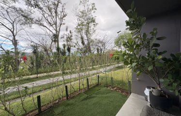 Apartamento de 3 Dormitorios en Curridabat: Jardín Privado & Conexión Aleste