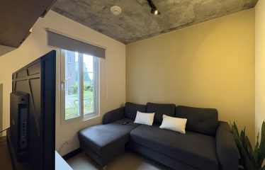 Apartamento de 3 Dormitorios en Curridabat: Jardín Privado & Conexión Aleste