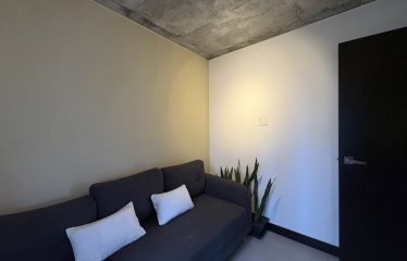 Apartamento de 3 Dormitorios en Curridabat: Jardín Privado & Conexión Aleste