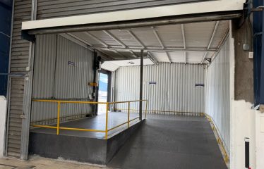 Oportunidad Logística: Bodega de 2,600 m² con Ubicación Estratégica en San Sebastián