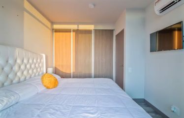 Venta de apartamento en Cosmopolitan Tower – Atardeceres Únicos y Balcón Privado en Rohrmoser