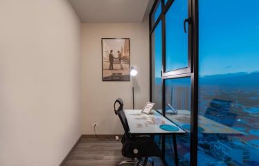 Venta de apartamento en Cosmopolitan Tower – Atardeceres Únicos y Balcón Privado en Rohrmoser