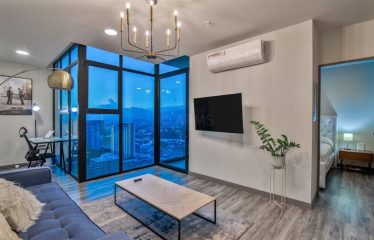 Venta de apartamento en Cosmopolitan Tower – Atardeceres Únicos y Balcón Privado en Rohrmoser