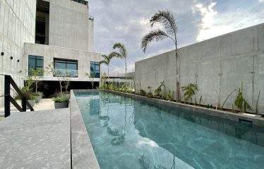 Venta de apartamento en Cosmopolitan Tower – Atardeceres Únicos y Balcón Privado en Rohrmoser