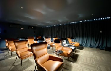 Venta de apartamento en Cosmopolitan Tower – Atardeceres Únicos y Balcón Privado en Rohrmoser