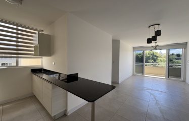 Confort y Vistas en Monte Alto: Apartamento de 3 Dormitorios en Curridabat