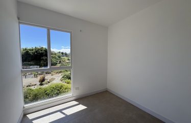 Confort y Vistas en Monte Alto: Apartamento de 3 Dormitorios en Curridabat