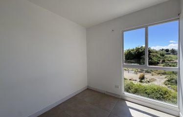 Confort y Vistas en Monte Alto: Apartamento de 3 Dormitorios en Curridabat