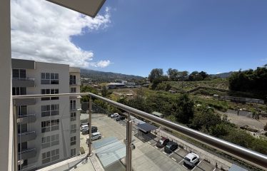 Confort y Vistas en Monte Alto: Apartamento de 3 Dormitorios en Curridabat