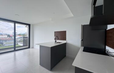 Alquiler de apartamento tipo studio en condominio en Sabana Norte, San José
